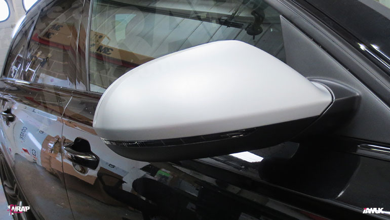 pearlescent-white-wing-mirror-wrapping